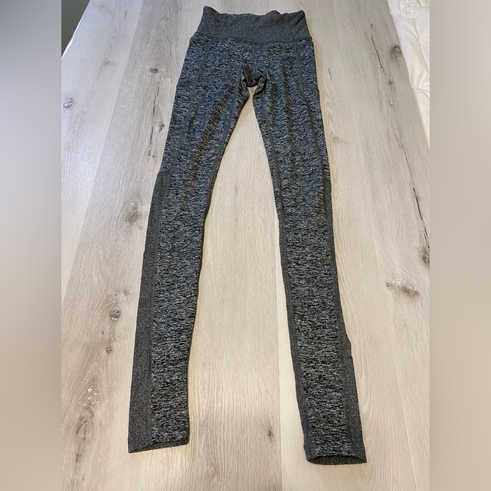 Athleta Exhale Stash Pocket Heel Tight, black heather, Size XXS